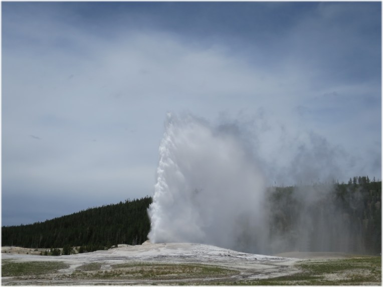 Old Faithful in full swing - Upper Geyser Basin