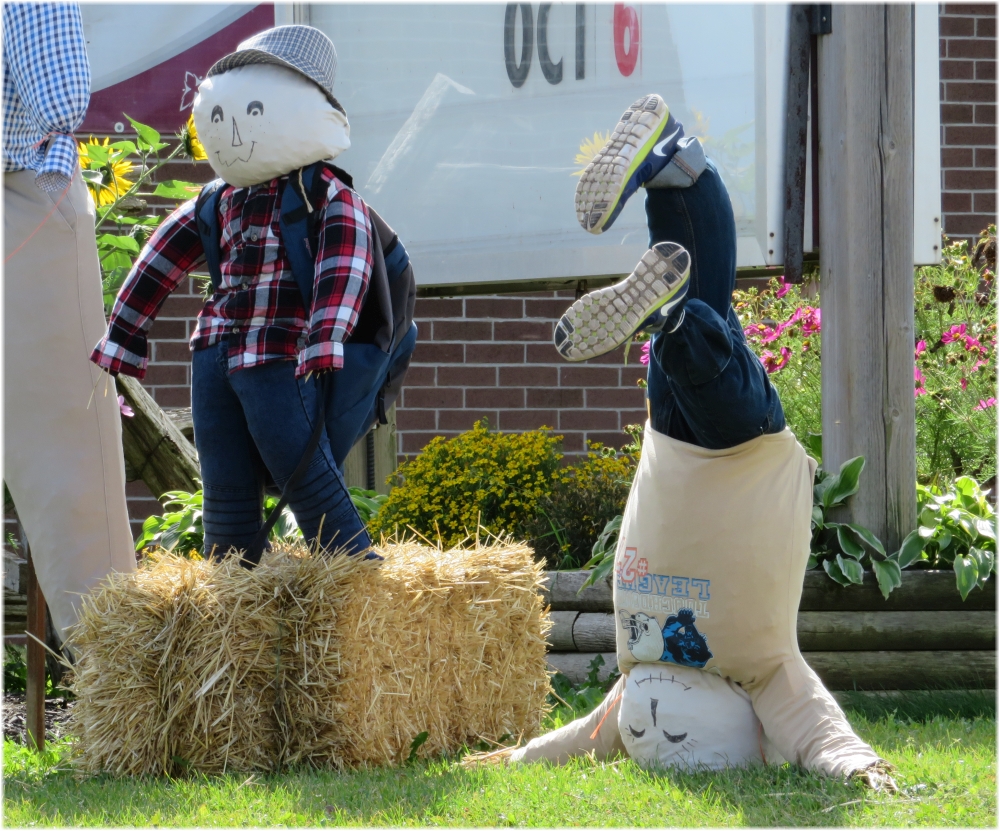 Scarecrow contest school detail 1