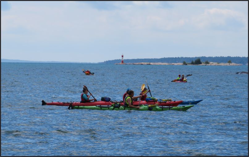 Killarney park - Paddlers on Georgian Bay, coming from Chikanishing river