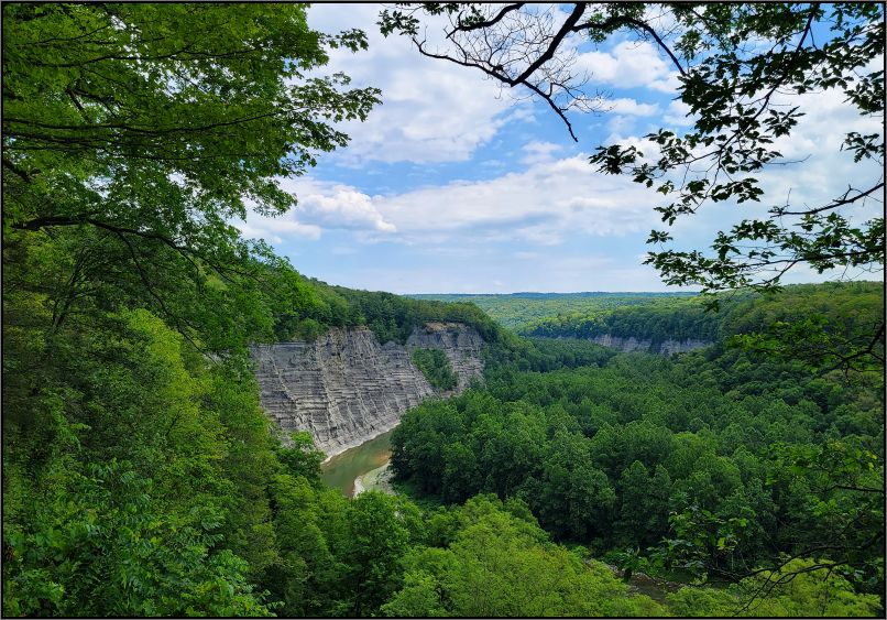 Letchworth state park -Genesee river