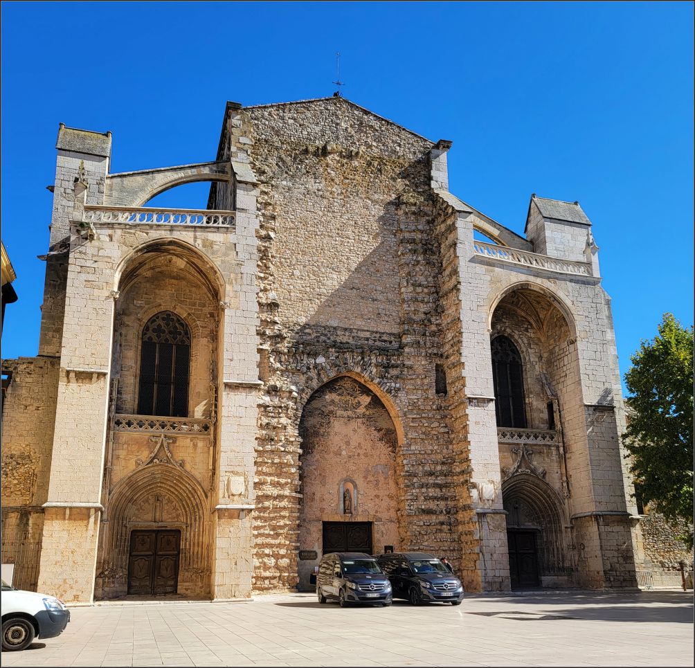 Sainte Mary Magdalene Basilica