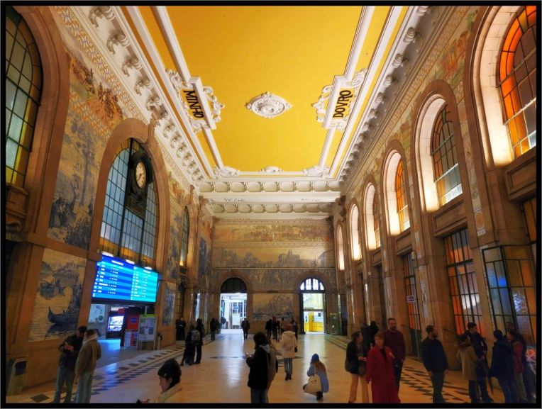 Sao Bento Railway Station atrium