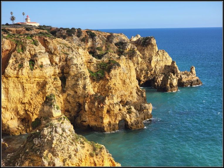 Ponda da Piedade lighthouse and cliffs