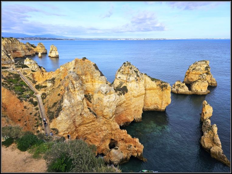 Ponda da Piedade sea stacks