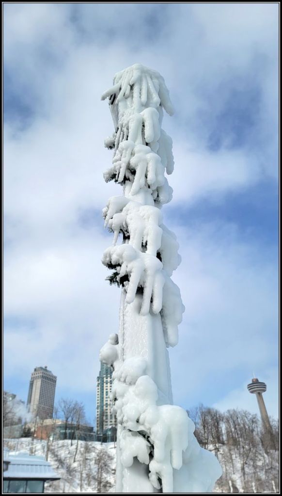 Frozen pole, Niagara Falls