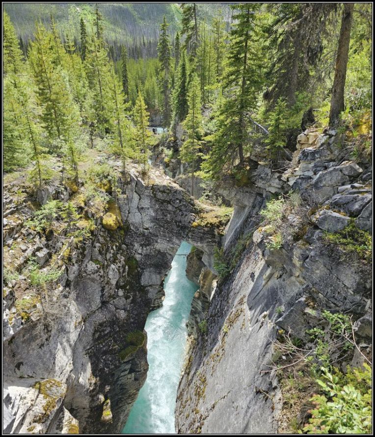 Natural bridge, Kootenay NP